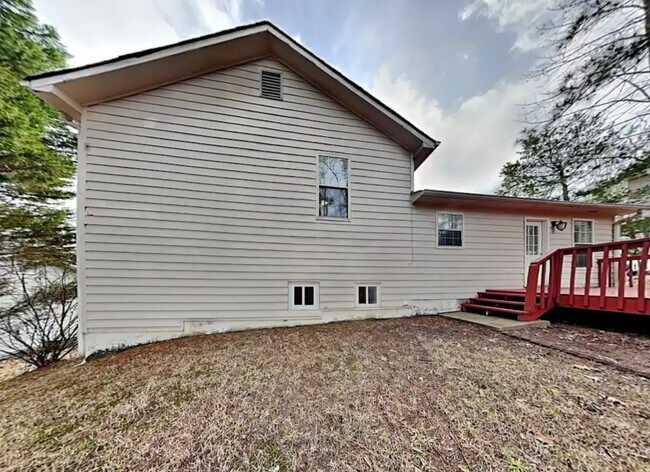 Building Photo - 112 Auburn Park