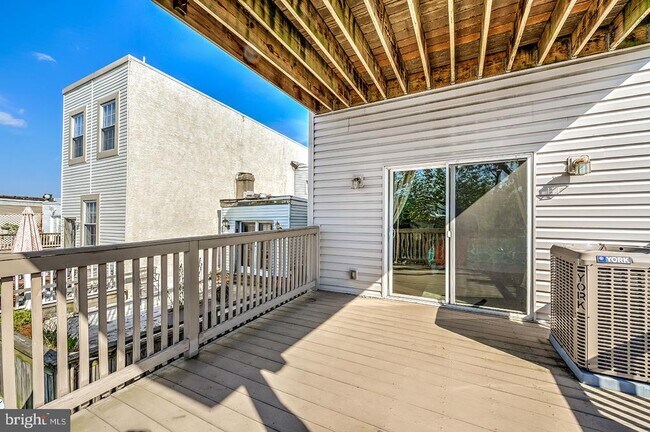 Building Photo - 2608 Edgemont St