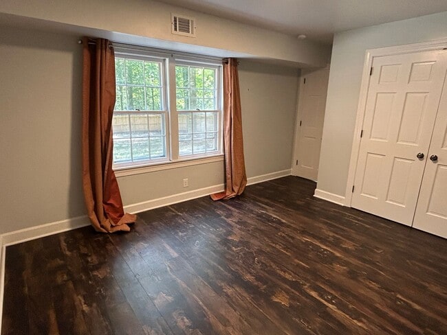 Building Photo - 5 Bed | 3.5 Bath House in Raleigh