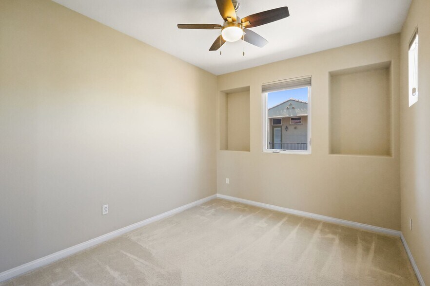 Building Photo - 11234 Paseo del Cielo