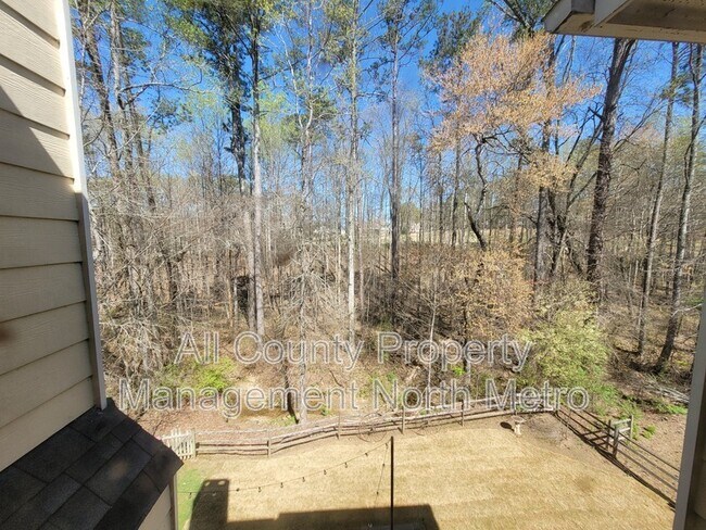 Building Photo - 6325 Hampton Highlands Dr