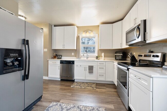 Building Photo - 603 W 18th St