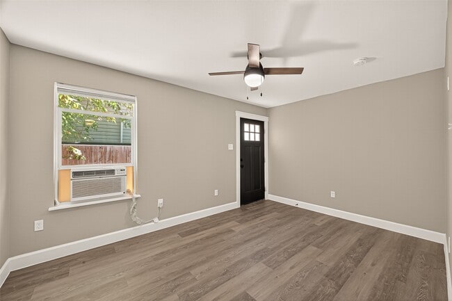 Building Photo - 5711 Brady St