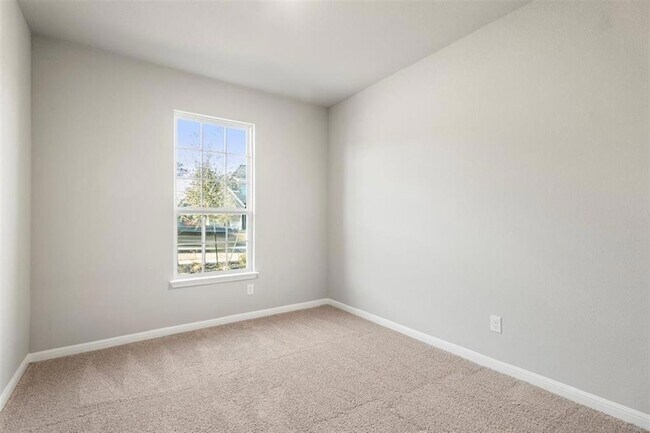 Building Photo - 204 Grn Knl Ln