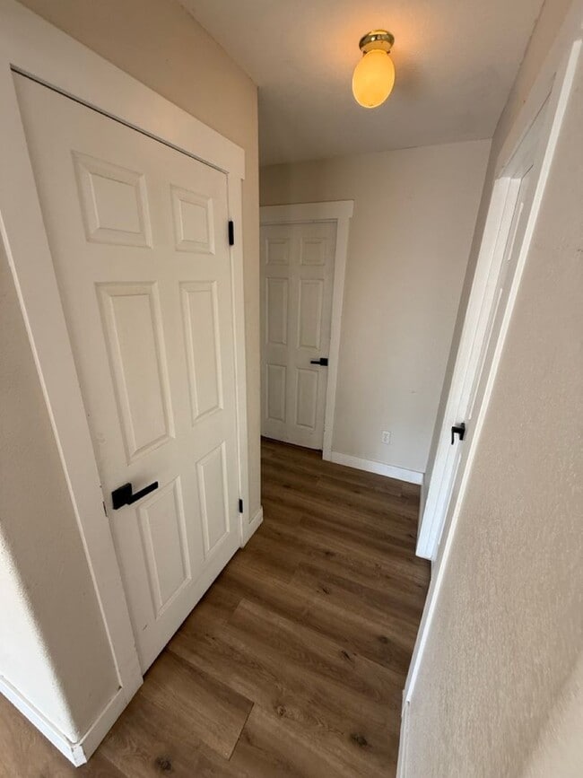 Building Photo - Charming 4-Bedroom Home in the Riverlakes Community