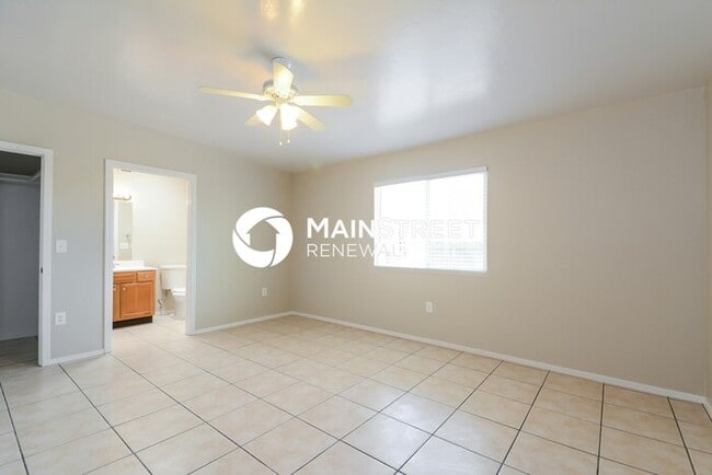 Building Photo - 3 Bedroom Pet-Friendly Home in Tucson, AZ with Main Street Renewal