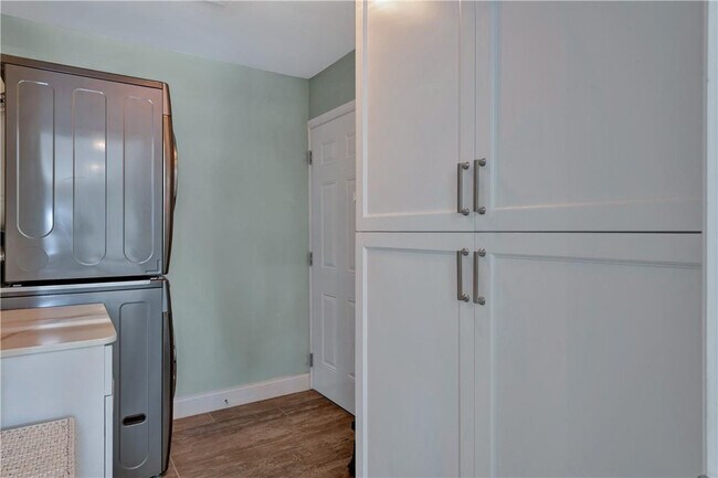 Building Photo - 2711 Boone Dr