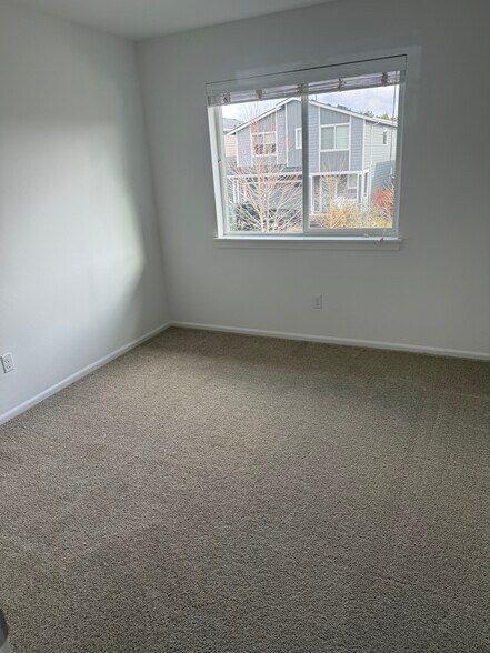 Building Photo - 2214 115th Dr SE