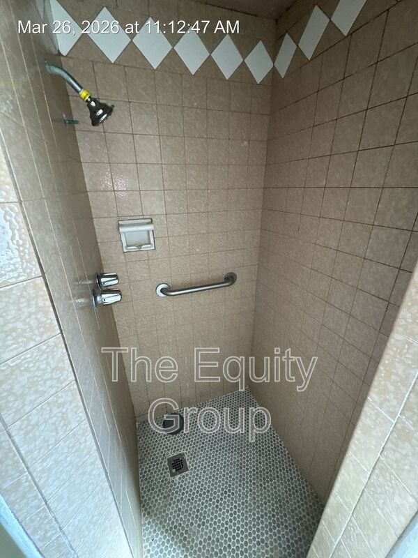 Building Photo - 240 E Hanford Armona Rd