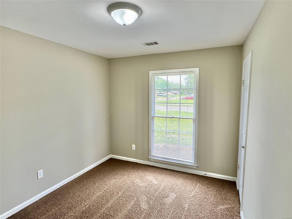 Building Photo - 502 Adler Dr