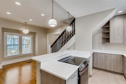 Building Photo - Renovated 4 bedroom, historic home close to downtown!