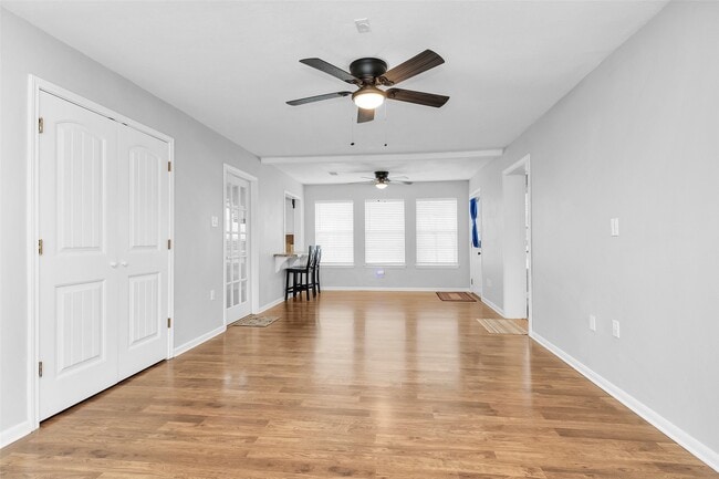 Building Photo - 20984 White Oak Ln