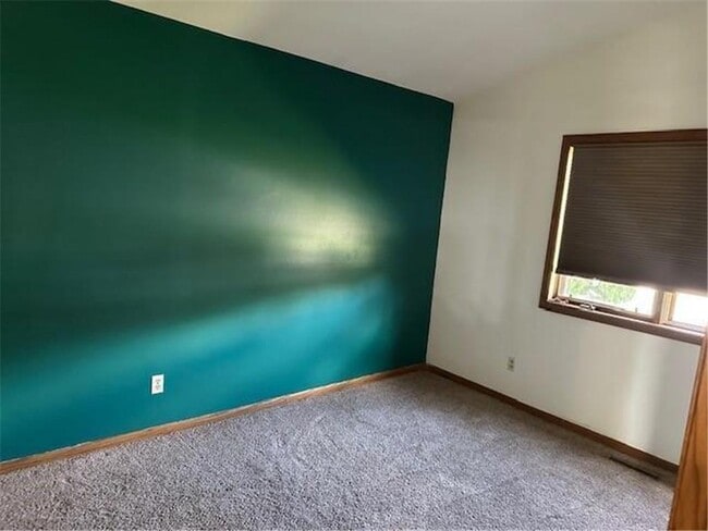 Building Photo - 698 Hanover Ct