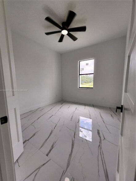 Building Photo - 3302 E 18th St