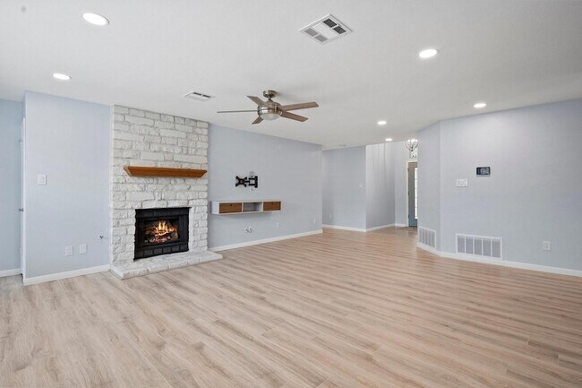 Building Photo - 1408 Deer Ledge Trail