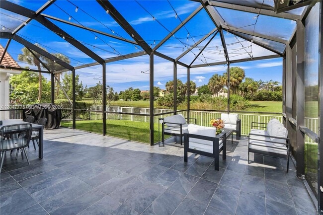 Building Photo - 1530 Lacosta Dr W