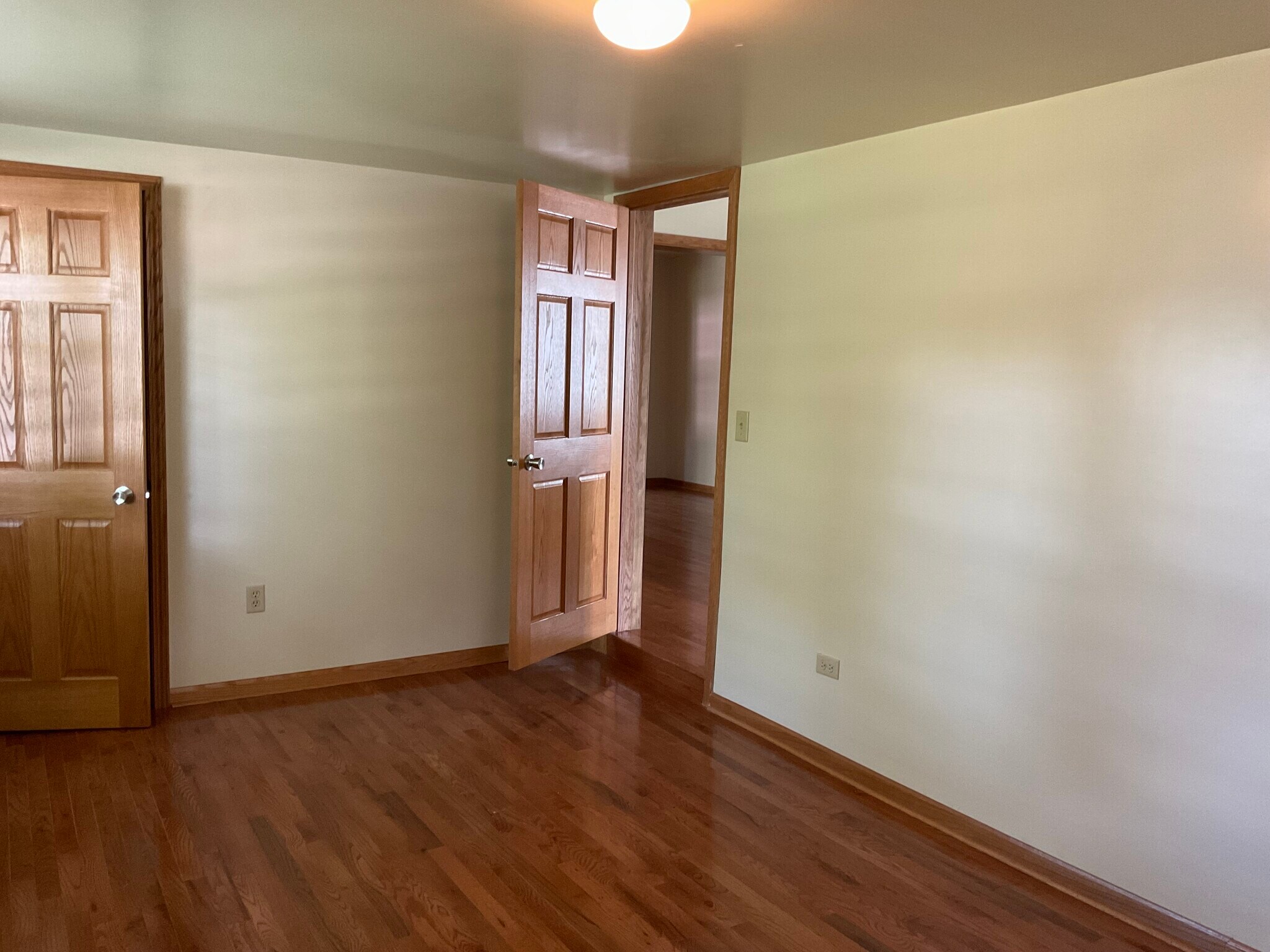 Larger bedroom - 2123 Cameron Ave