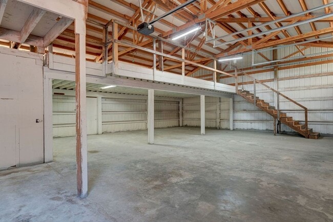 Building Photo - 811 Patmore Rd