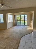 Building Photo - 503 Shady Pine Way