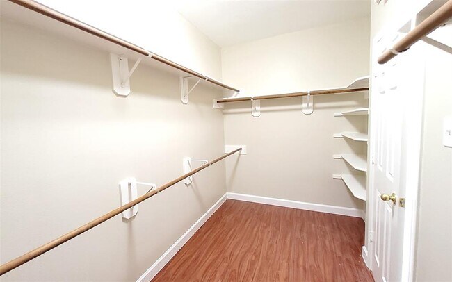 Building Photo - 2707 Sun Beam Ct