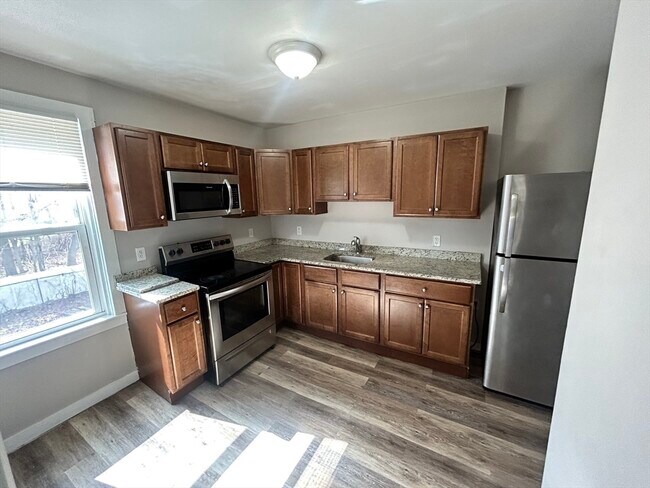 Building Photo - 35 Newcomb Pl