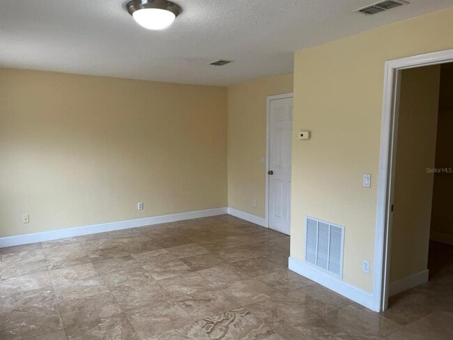 Building Photo - 1351 Glenwick Dr