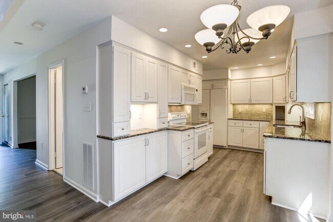 Building Photo - 9012 Penn Manor Ct
