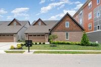 Building Photo - 605 Manhattan Blvd