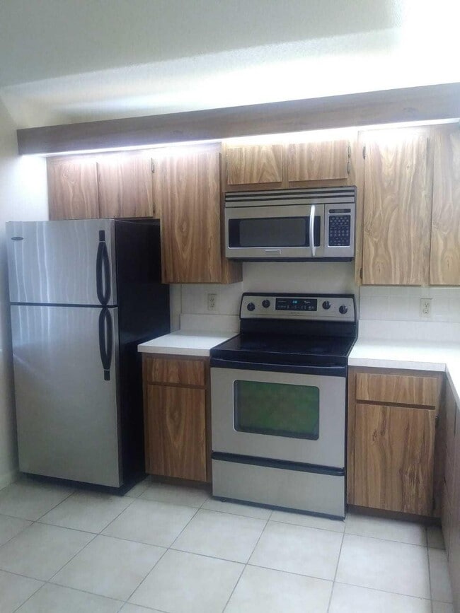 Building Photo - 3626 Whitehall Dr
