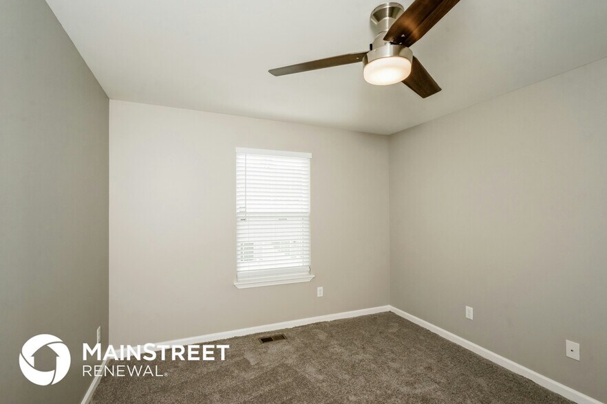 Building Photo - 2056 N Sarah Dr
