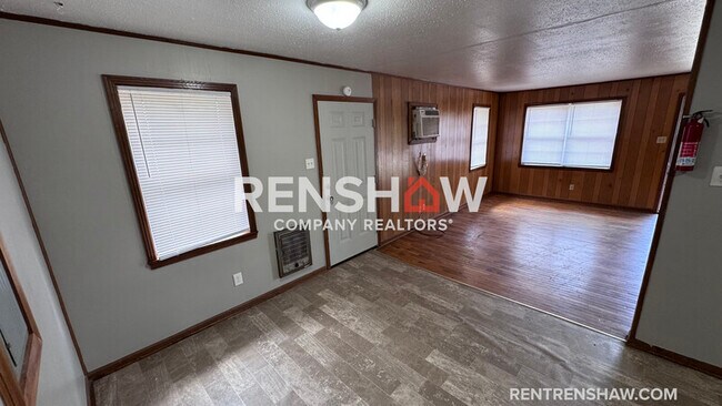 Building Photo - 92-E Navy Dr