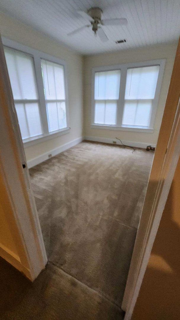 Building Photo - 1 Bedroom Apartment near Lake Olmstead