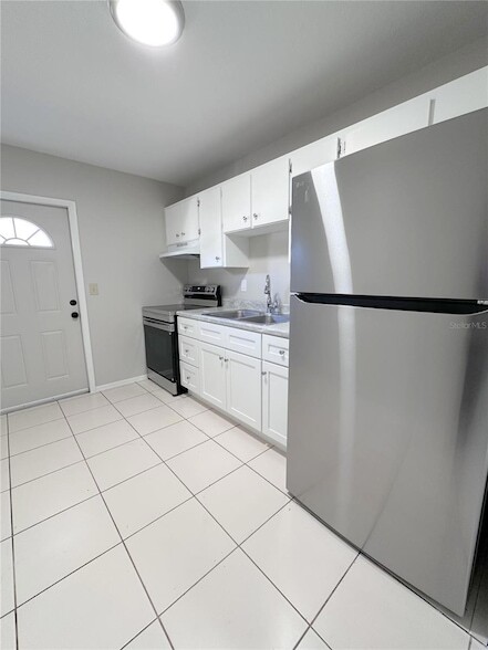 Building Photo - 9264 Anita Ave