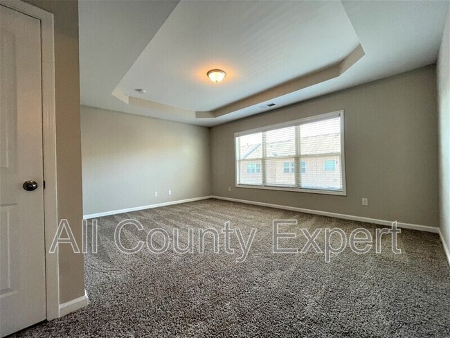 Building Photo - 912 Rose Way