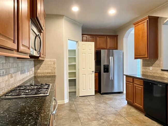 Building Photo - 26100 Brickhill Dr