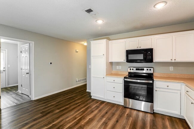 Building Photo - 3 BR/2BA | Newly Renovated Single Family Home | 1-Car Garage Parking | Great backyard!