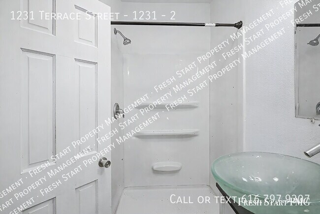 Building Photo - 1231 Terrace St