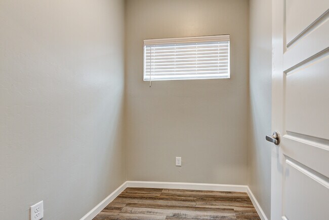 Building Photo - 13503 Bluejacket Dr