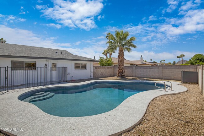 Building Photo - 8426 E Monterey Way