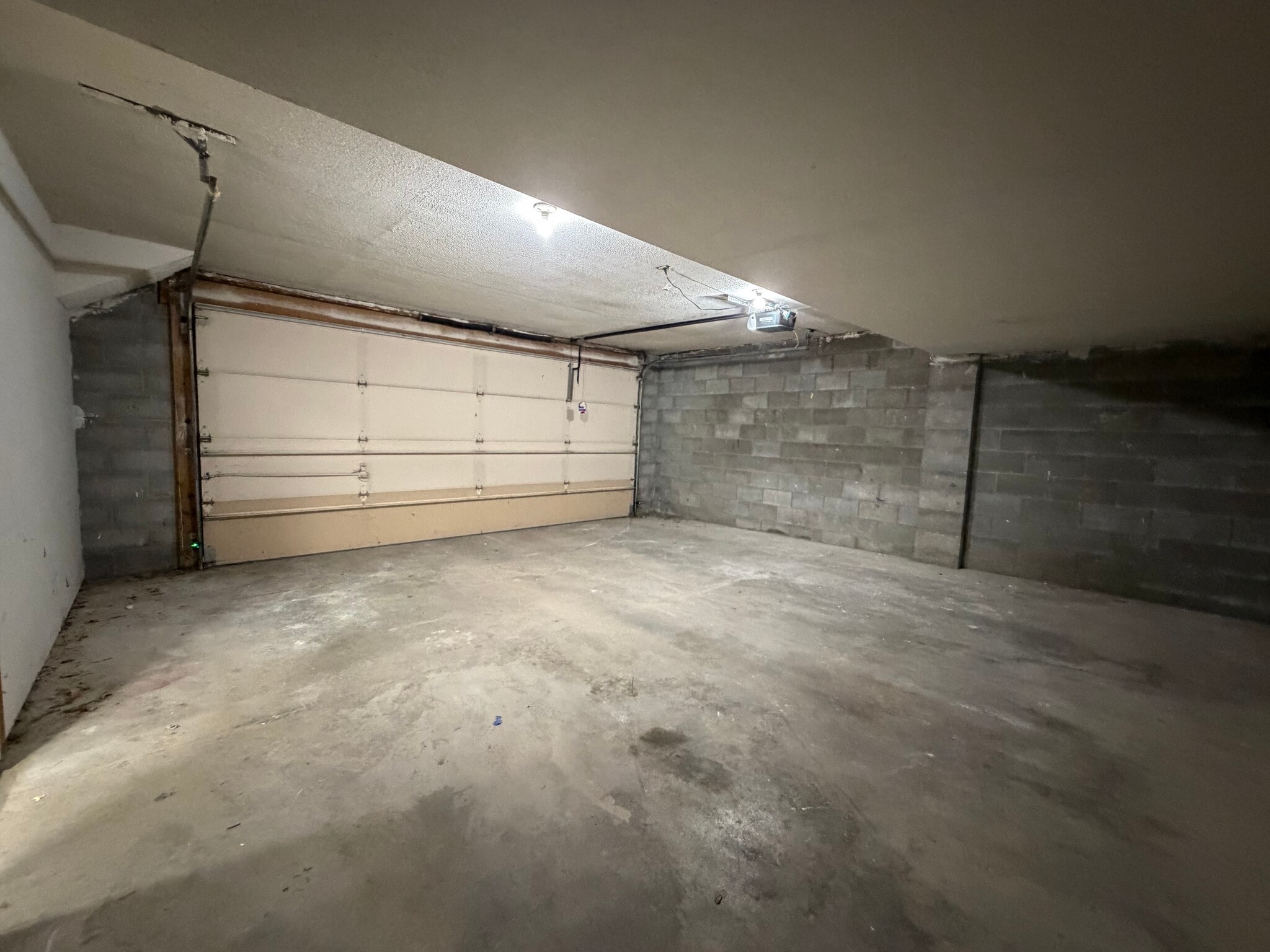 Building Photo - 10325 Ohio Plz