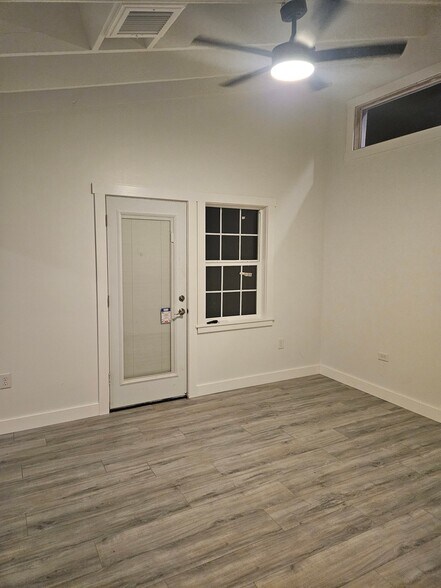 Building Photo - 2608 Horseshoe Dr