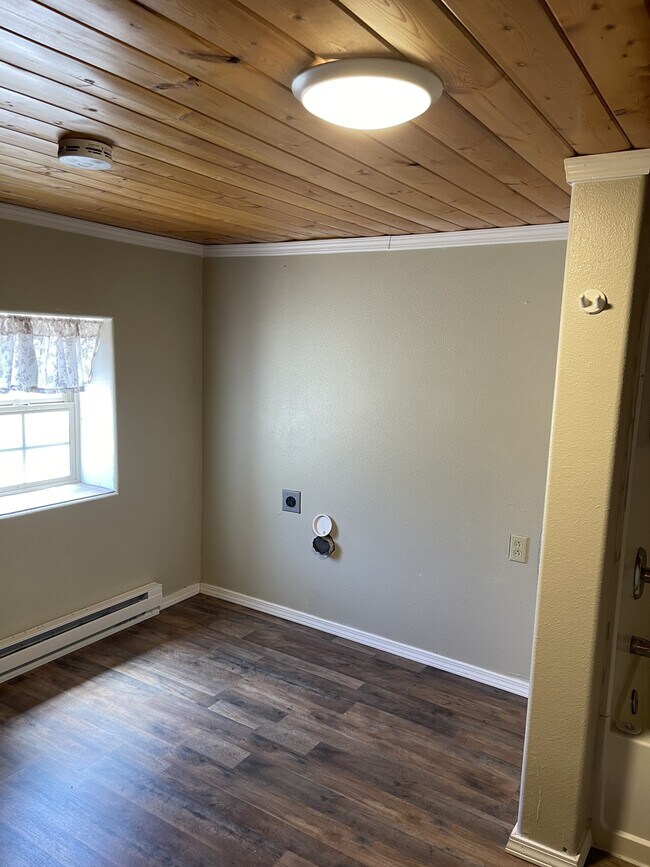 Building Photo - 361 S 2nd St