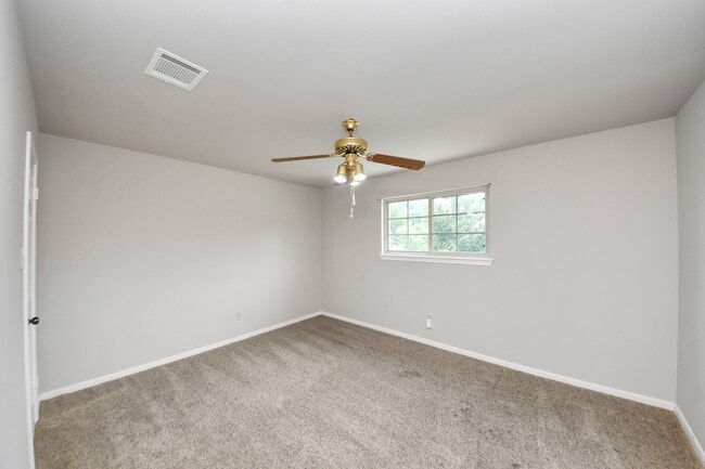 Building Photo - 20626 Chestnut Hills Dr