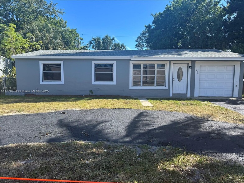 Building Photo - 6430 SW 15th St