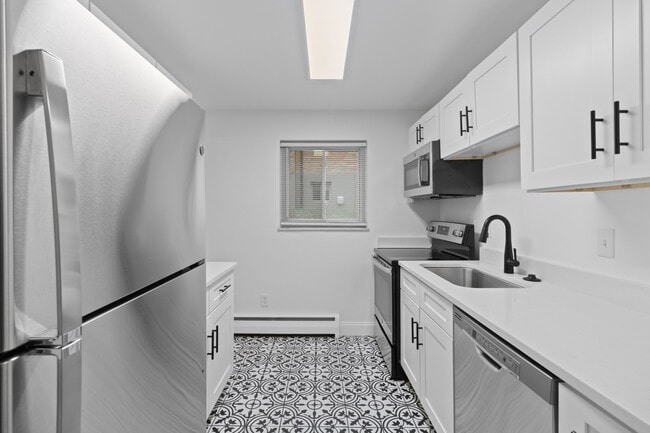 IMG_2223 - 2308-2312 Harper Avenue