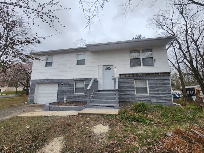 Primary Photo - A Spacious 4 bedroom house for Rent !!!
