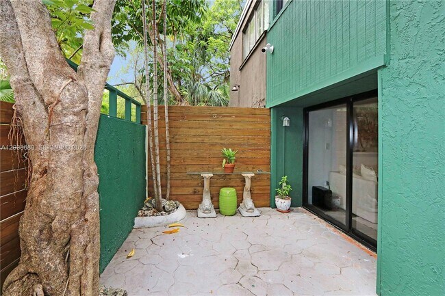 Building Photo - 3138 Mary St
