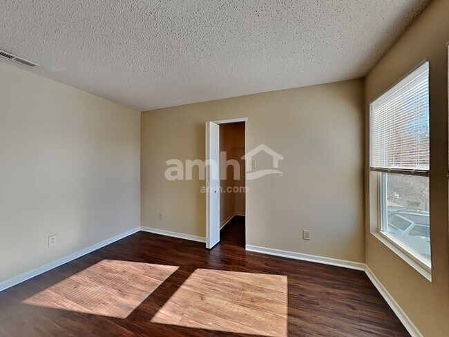 Building Photo - 1212 N Aberdeen Dr