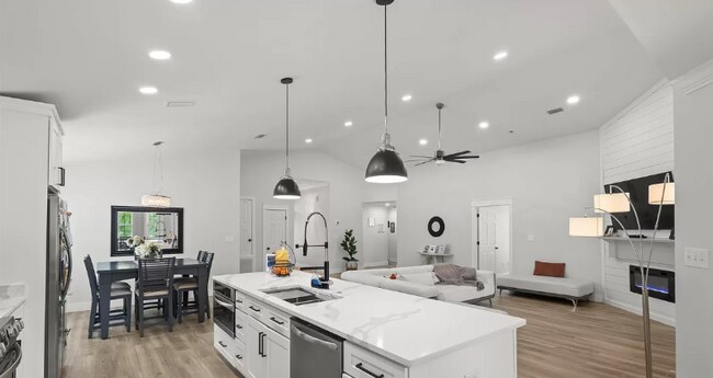 Building Photo - 22470 Beaver Creek Ln