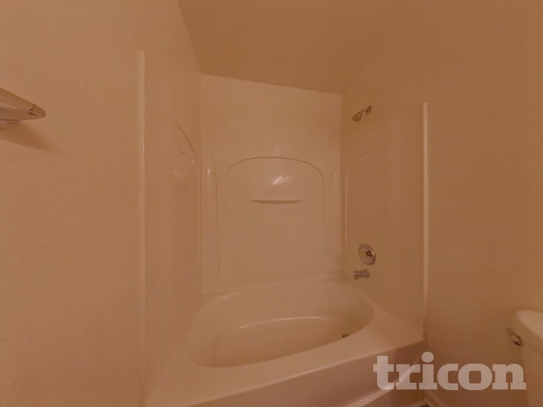 Building Photo - 2098 E Haflinger Way